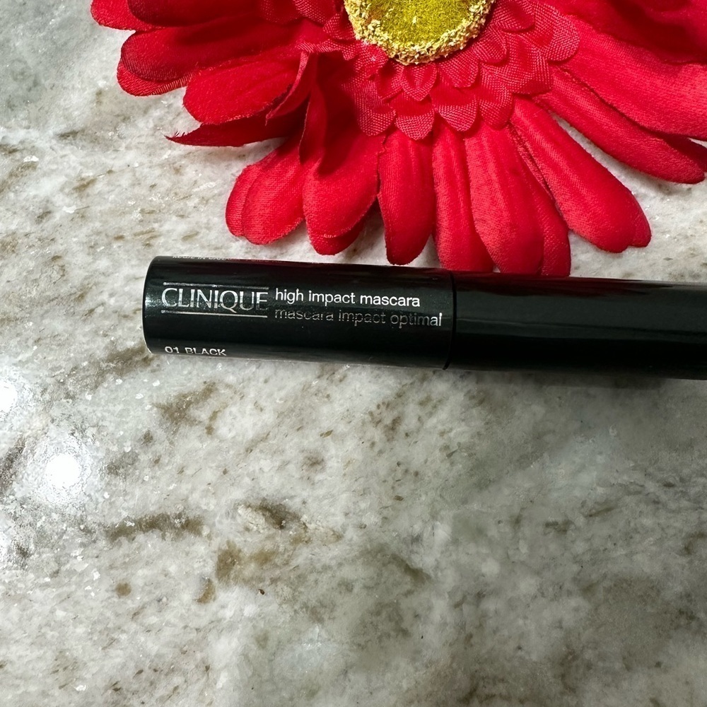 CLINIQUE High Impact Black Mascara New old stock Never Used No box Bundle & Save
